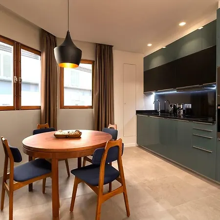 Ivens フンシャル